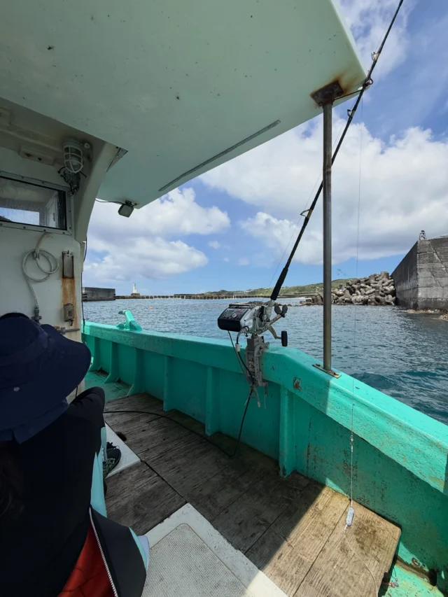 御蔵島に向けて出港